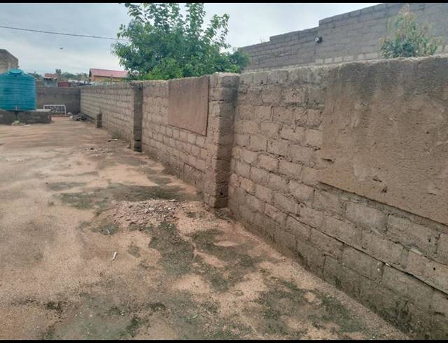 2 BEDROOM HOUSE FOR SALE IN MOLETJI